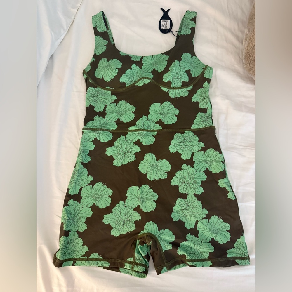 Super cute soft and comfy. Good for workout and able to swim in